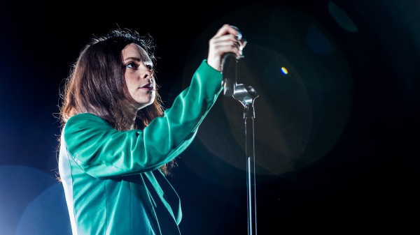 Francesca Michielin Annulla I Concerti Devo Operarmi Radio Zeta