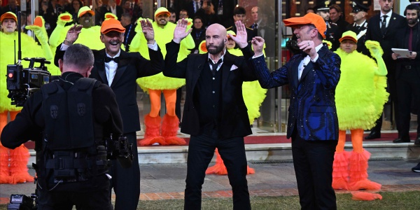 Sanremo 2024 John Travolta Non Firma La Liberatoria Per Il Ballo Del