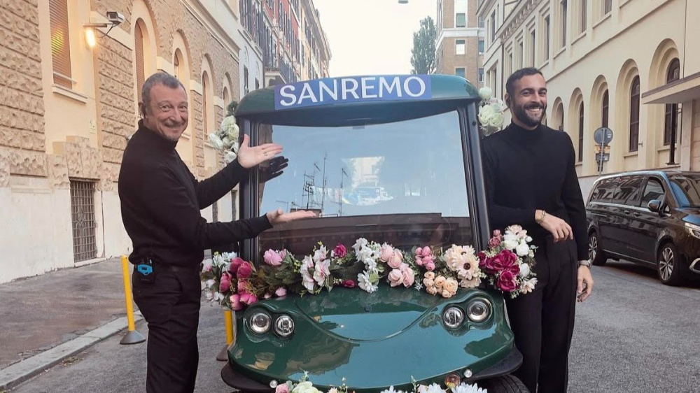 Amadeus chiama Marco Mengoni: a Sanremo sarà co-conduttore della prima serata