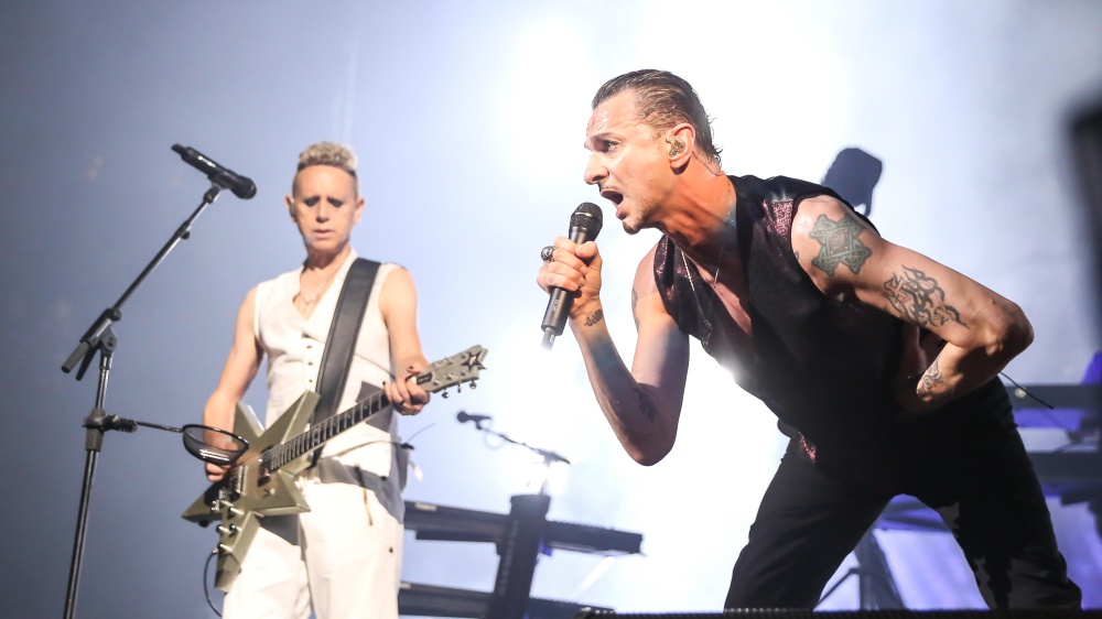 Amadeus porta i Depeche Mode alla finale di Sanremo