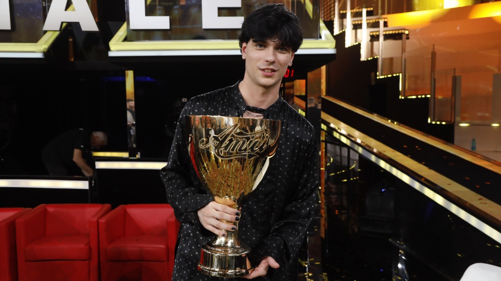 Amici 2025, trionfa Daniele. Trigno vince la sezione canto e vola al Radio Zeta Future Hits Live