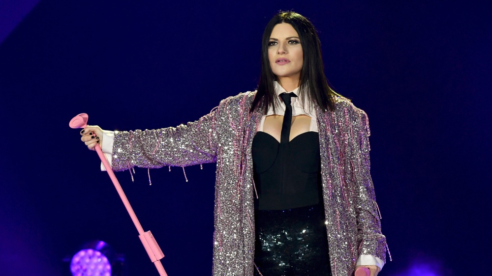 Botta e risposta tra Gianluca Grignani e Laura Pausini: dietro le note, ci sono le firme