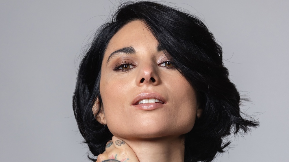 Giordana Angi su Radio Zeta racconta il suo ultimo singolo “Strade”