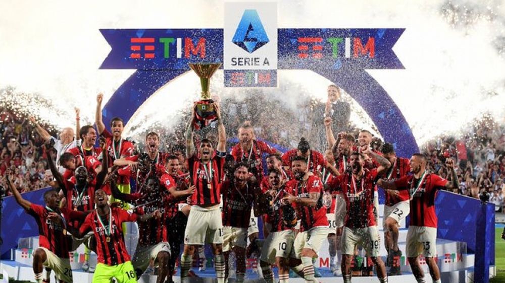 Milan, Scudetto da record: è la squadra più giovane di sempre a vincere il campionato di Serie A