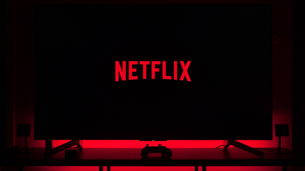 Netflix introduce nuove tariffe. Ecco come cambiano i prezzi anche qui in Italia