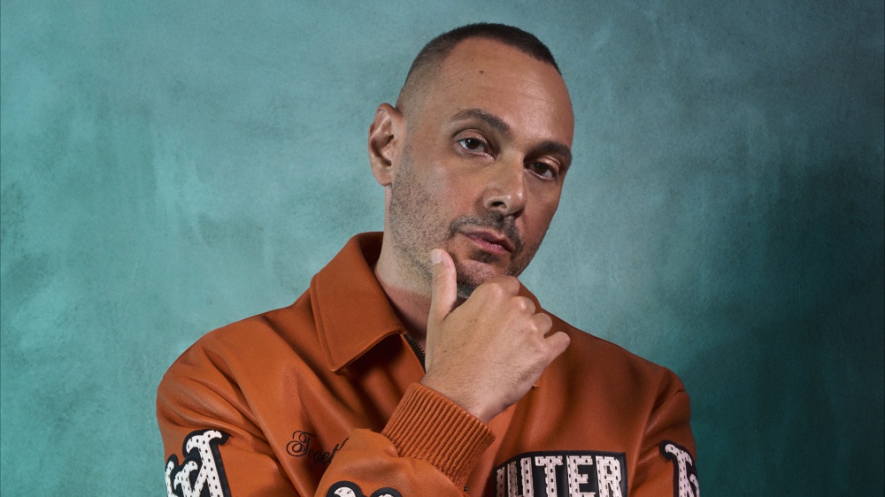 Tutti in hype per Fabri Fibra. In arrivo il primo estratto di “Mentre Los Angeles brucia”