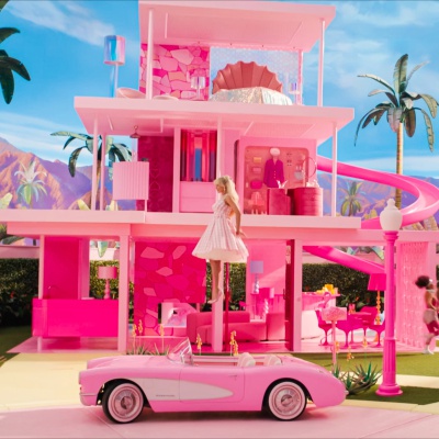 Il film “Barbie” ha usato tutte le scorte globali di vernice rosa. La sceneggiatrice: "Il mondo ha finito il rosa"