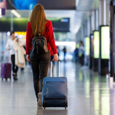 La meglio gioventù continua a fare le valigie: perché i nostri talenti dicono addio all’Italia?