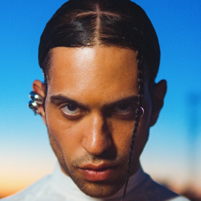 Mahmood su Radio Zeta racconta il nuovo singolo "Sottomarini" e lancia il suo tour