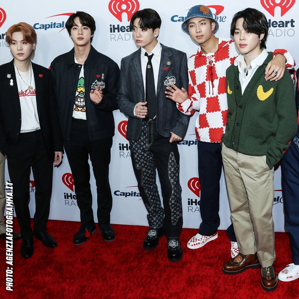 I BTS terranno un concerto streaming gratuito a Busan data e altri