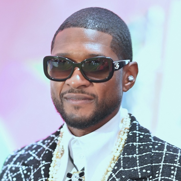 Usher anticipa la performance del Super Bowl Halftime Show 2024! Ecco