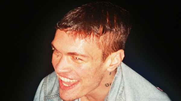 Blanco Mi Fai Impazzire Il Suo Singolo Con Sfera Ebbasta Radio Zeta