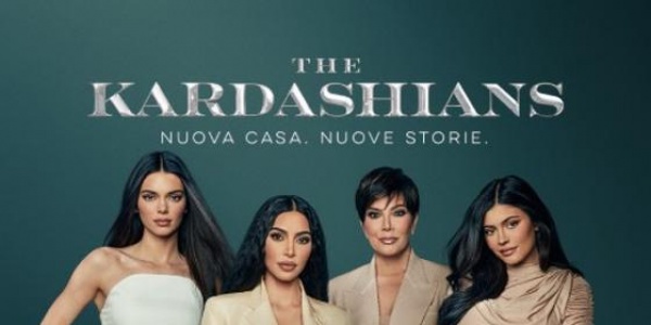 Guaina contenitiva: il segreto di Kim Kardashian per una silhouette
