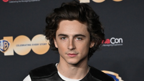 Timothée Chalamet sarà Willy Wonka! Ecco quello che sappiamo sul prequel di  “La fabbrica di cioccolato” - Radio Zeta